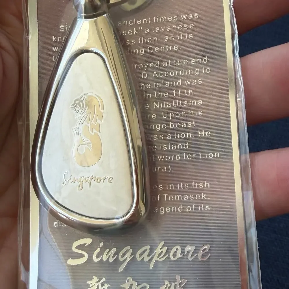 Singapore Keychain Merlion Silver Metal Key Ring Heavy Teardrop NOS Opened